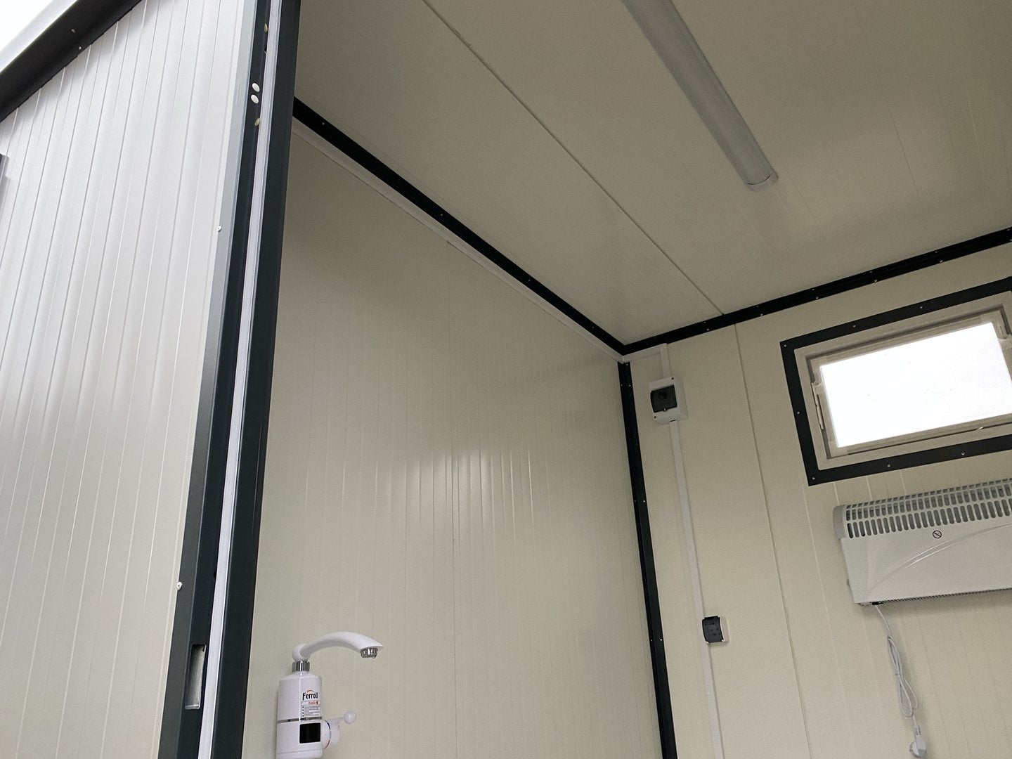 Contenedor sanitario doble 3,00 x 2,00m