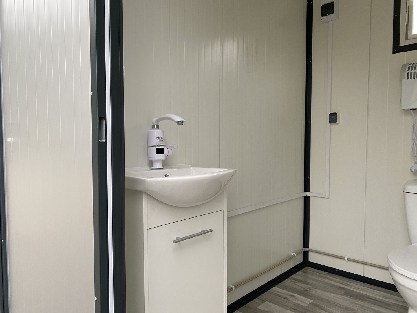 Contenedor sanitario doble 3,00 x 2,00m