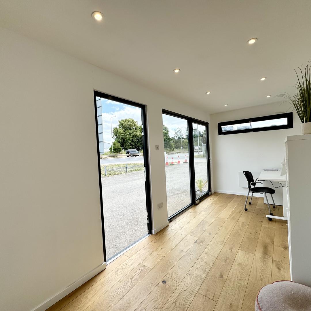 CONVERSIÓN PERSONALIZADA DE CONTENEDOR DE ENVÍO DE 20 x 8 pies | Edificio portátil | Oficina de jardín