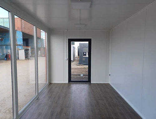 CONTENEDOR DE OFICINA OPEN SPACE 3×6 CON VITRINAS