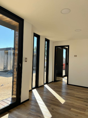 PROYECTO MONDRIÁN – CASA CONTENEDOR MODERNA DE 36 M²